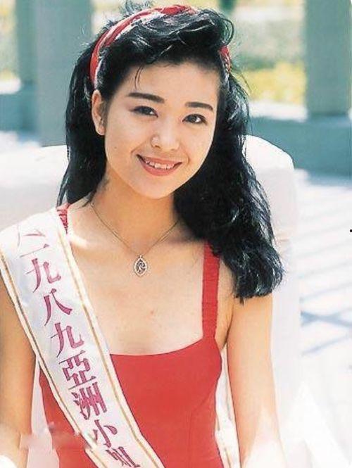 日韩美女年轻时裸体视频